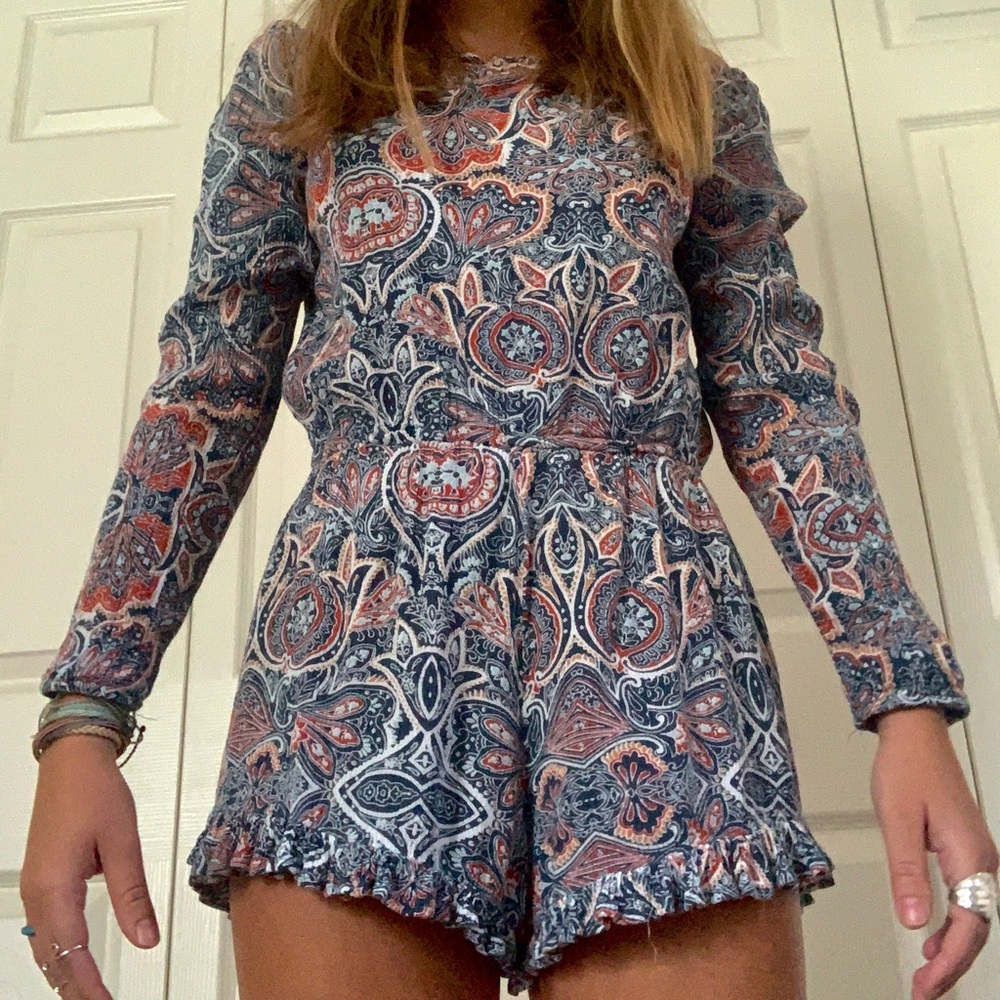 Gently used Aeropostale romper, in great condition
